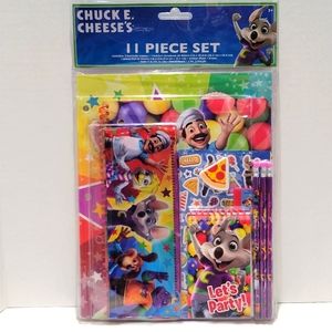 Chuck E Cheese 11 piece bundle sealed 2109